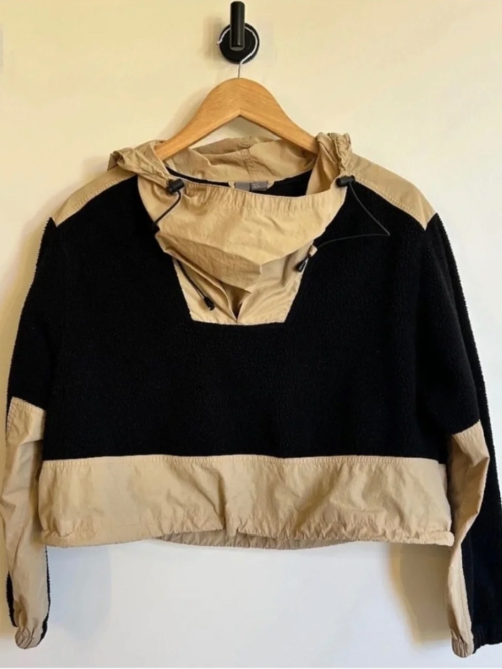 Sweaty Betty Cropped Utility Hoodie